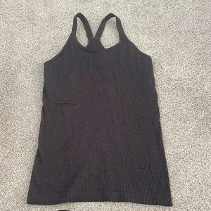 Lululemon top